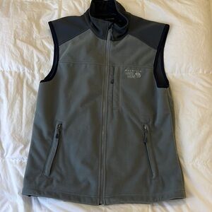 Mountain Hardware fleece vest